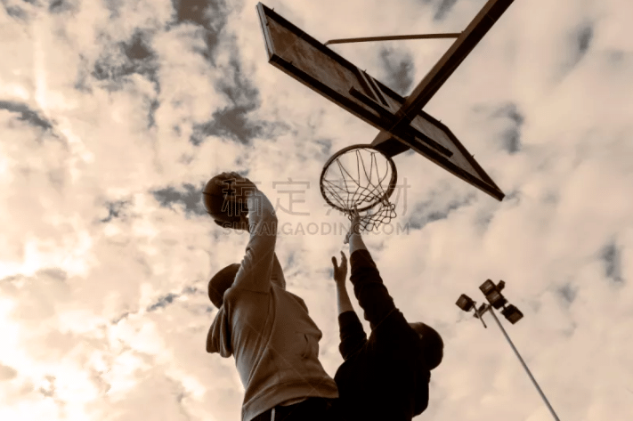 加比亚：欧冠出局后我们有复盘，看似简单的比赛其实也有困难